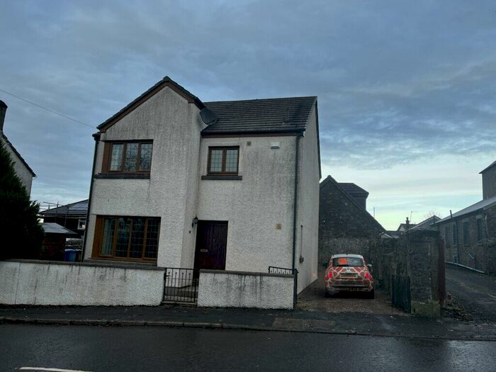 3 Bedroom Detached House To Rent In Head St, Beith, KA15