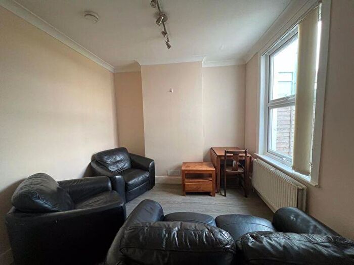 4 Bedroom House Of Multiple Occupation To Rent In Melbourne Street, Brighton, BN2