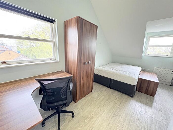 Studio To Rent In Camden Road, Islington, N7