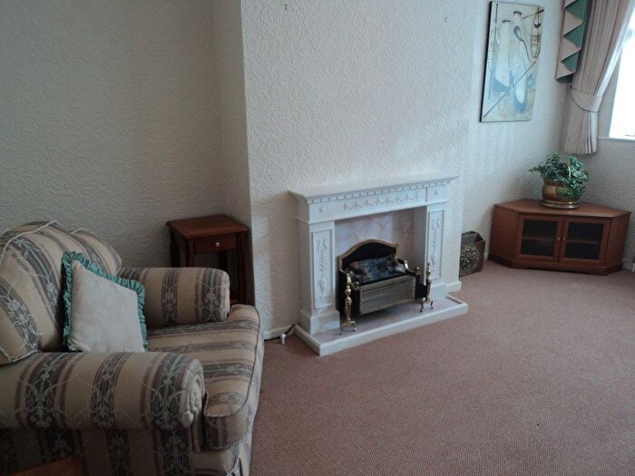 2 Bedroom Maisonette To Rent In Campbells Green, Birmingham, B26
