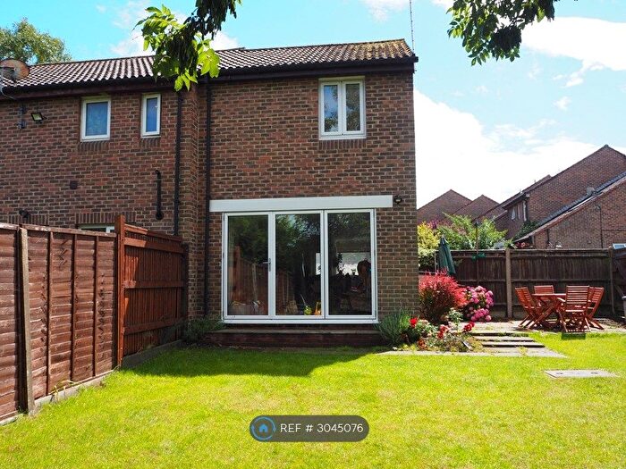2 Bedroom Semi-detached House To Rent In Meadows Leigh Close, Weybridge, KT13