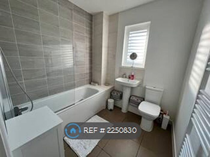 2 Bedroom Flat To Rent In George Holmes Way, Bristol, BS16