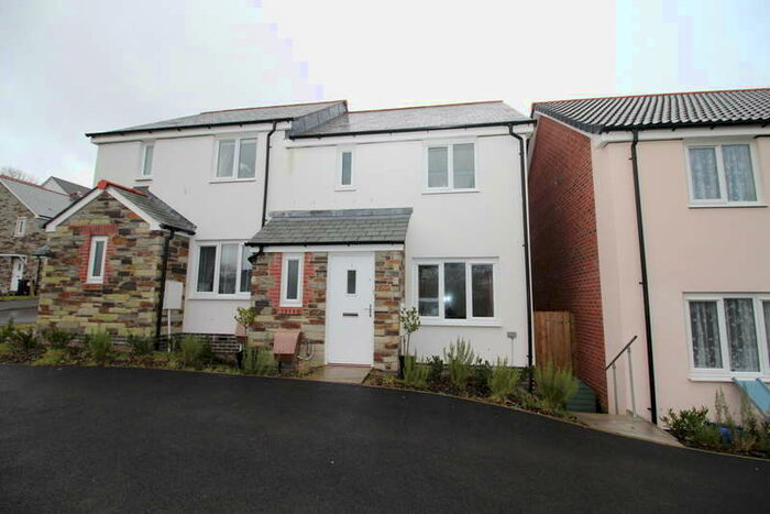 3 Bedroom Semi-Detached House To Rent In Liskeard, Cornwall, PL14