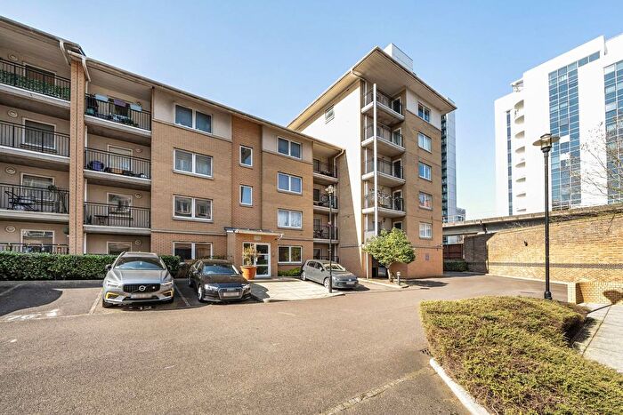 1 Bedroom Flat For Sale In Sail Court, Tower Hamlets, London, E14