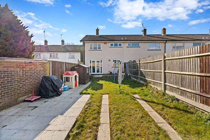 3 Bedroom End Of Terrace House For Sale In Ref: El - Drake Road, Tilgate, RH10