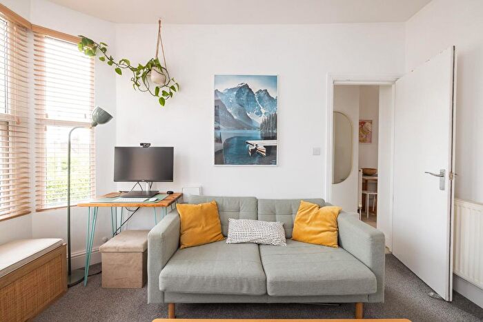 1 Bedroom Flat For Sale In Stretford Road, Whitehall, BS5