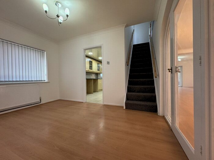 4 Bedroom Detached House To Rent In Newhaven Road, Leicester, LE5