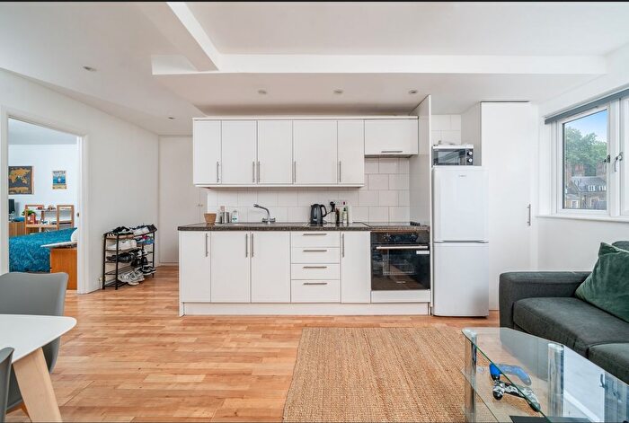 2 Bedroom Flat To Rent In Grays Inn Road, London, WC1X