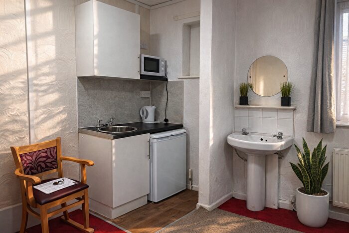 Studio To Rent In Station Street, Darlaston, WS10