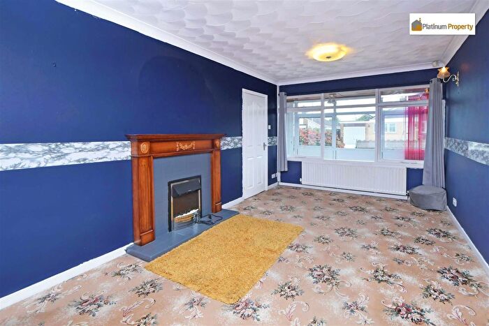 3 Bedroom Detached Bungalow For Sale In Woodside Drive, Meir Heath, ST3