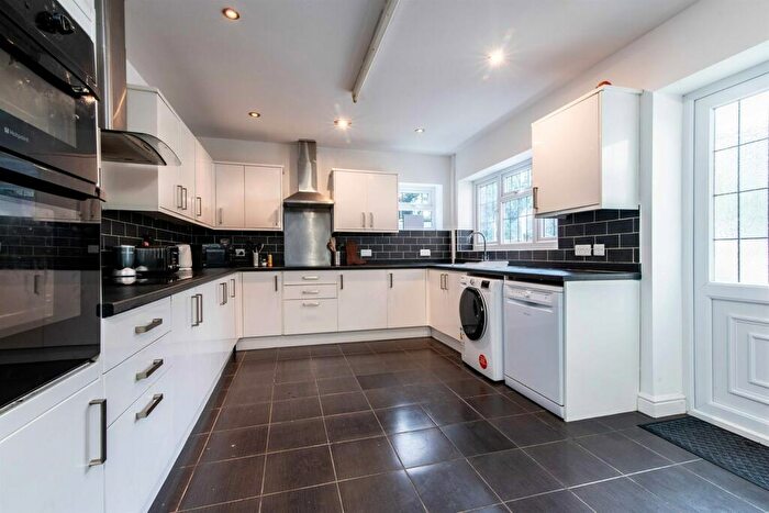 6 Bedroom Semi-Detached House To Rent In Arthur Street, NG7