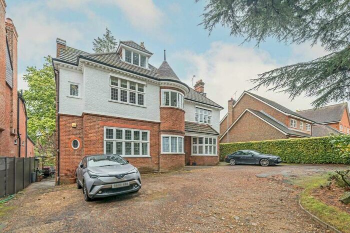 2 Bedroom Flat To Rent In Corkran Road, Surbiton, KT6