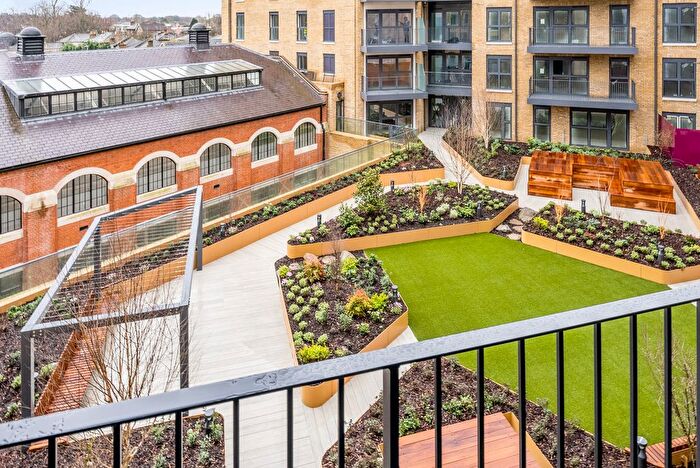 1 Bedroom Flat To Rent In Royal Exchange, London, KT1