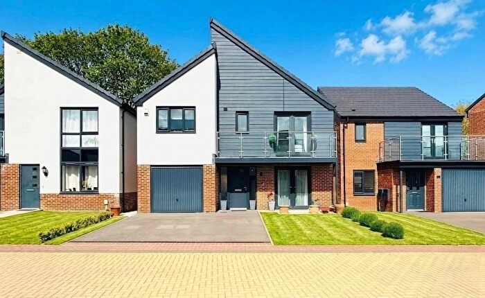 5 Bedroom Detached House For Sale In Risedale Drive, Fulford, York, YO19