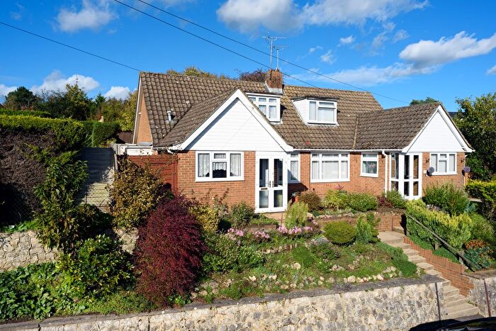 3 Bedroom Semi Detached House For Sale In Yeoman Gardens, Willesborough, TN24