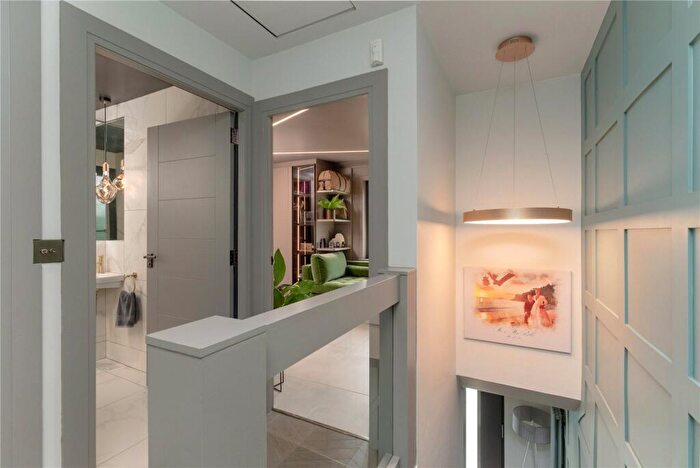 2 Bedroom End Of Terrace House For Sale In Beresford Place, Trinity, Edinburgh, EH5