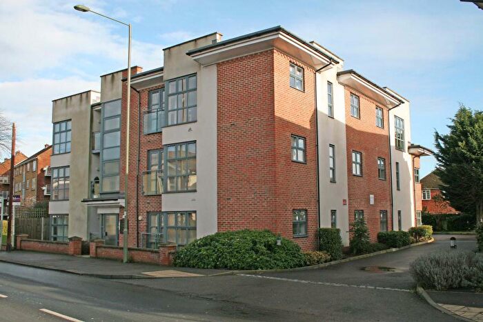 2 Bedroom Apartment To Rent In High Street, Addlestone, KT15