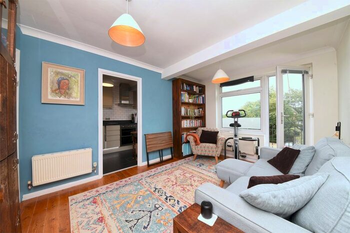2 Bedroom Flat To Rent In Torrington Park, North Finchley, N12