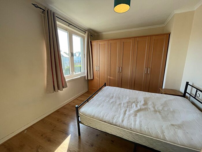 2 Bedroom Flat To Rent In Middlefield Place, Woodside, Aberdeen, AB24