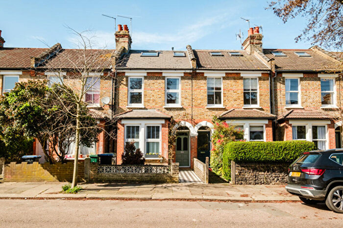 3 Bedroom House For Sale In Stanley Road, London, N11