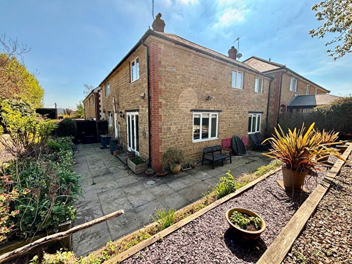 4 Bedroom End Of Terrace House For Sale In Manor Farm Gate, West Stour, Gillingham, SP8