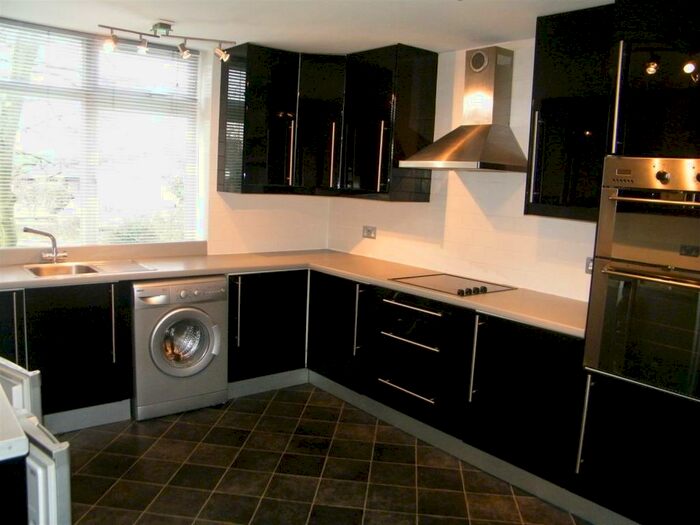 2 Bedroom Apartment To Rent In Alverne Lodge, Leamington Spa, CV32