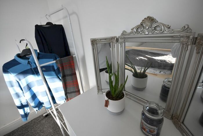 2 Bedroom Flat To Rent In Donald Street, Roath, CF24