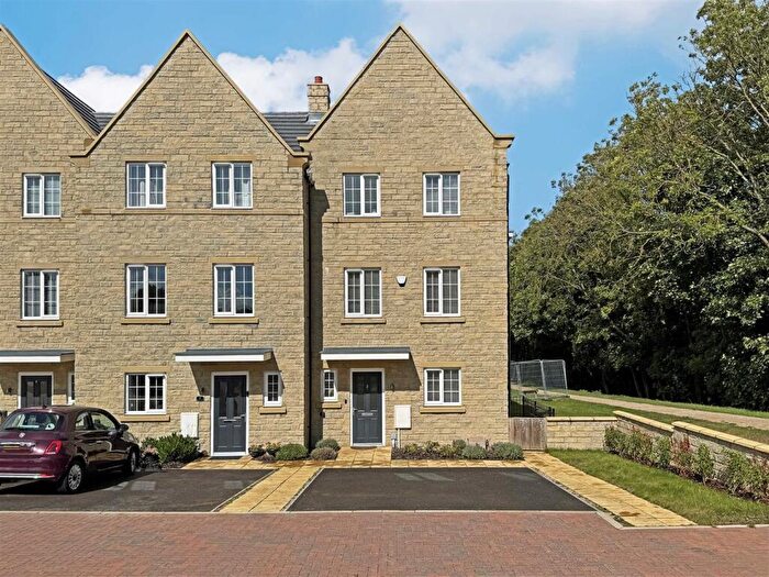4 Bedroom Town House For Sale In Sovereign Way, Stamford, PE9