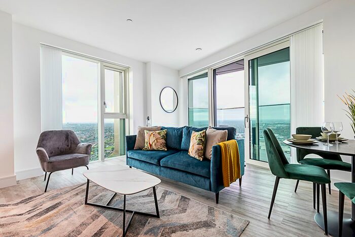 2 Bedroom Flat To Rent In Portal Way, North Acton, London, W3