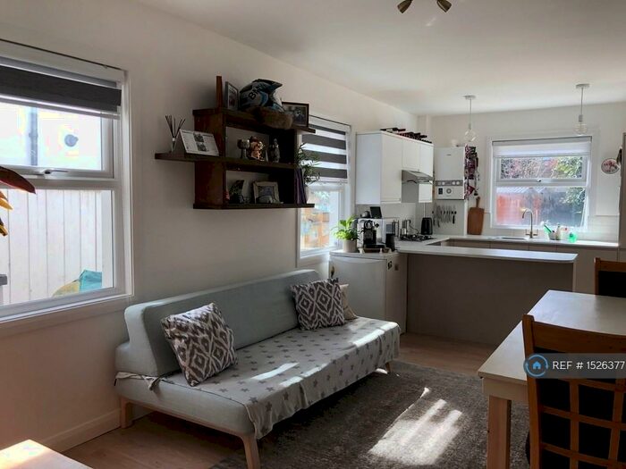 2 Bedroom Maisonette To Rent In Lee High Road, London, SE12