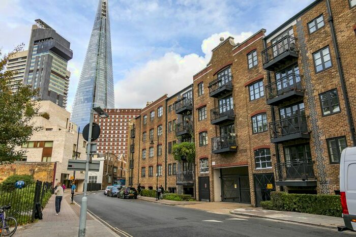 2 Bedroom Flat To Rent In Bridgewalk Heights, Weston Street, London, SE1