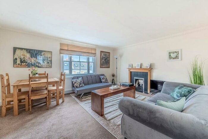 1 Bedroom Flat To Rent In Gertrude Street, Earls Court, London, SW10