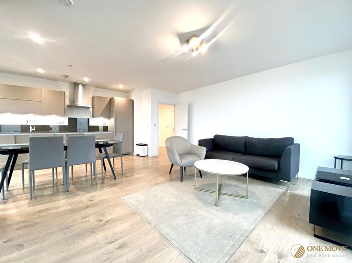 3 Bedroom Flat To Rent In Legacy Tower, Stratford, E15