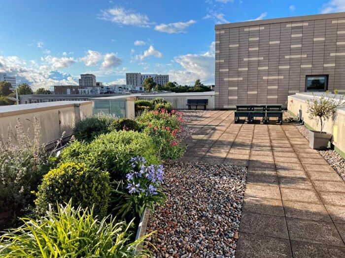 2 Bedroom Flat For Sale In Guildhall Apartments, Park Walk, Southampton, SO14