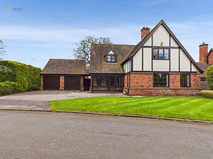 4 Bedroom Detached House For Sale In Broadoaks, Walmley, B76