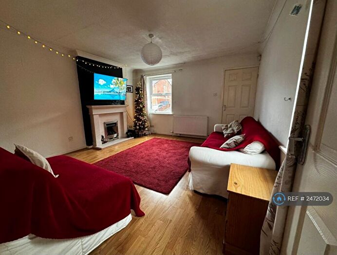2 Bedroom End Of Terrace House To Rent In Laneside Gardens, Morley, Leeds, LS27