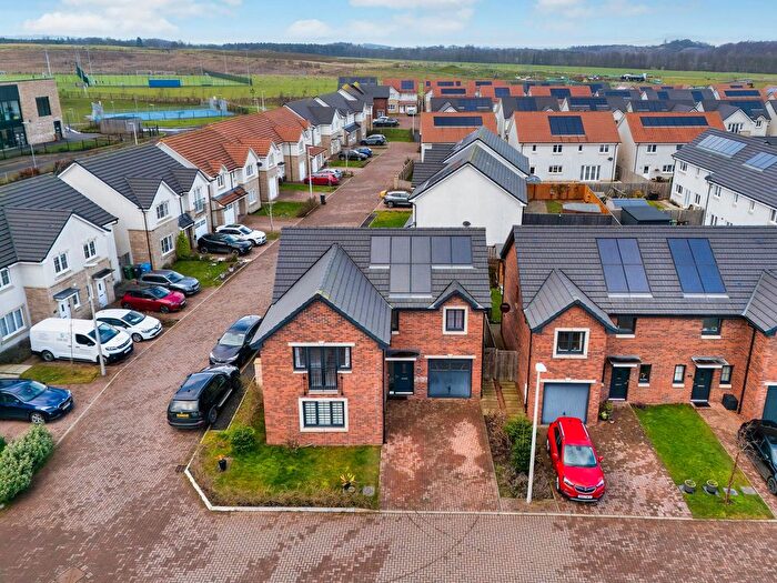 4 Bedroom Detached House For Sale In Lamond Crescent, Winchburgh, EH52