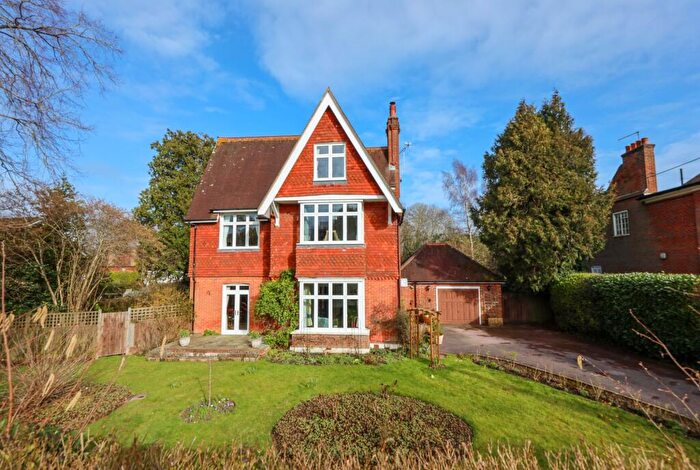 6 Bedroom Detached House For Sale In Glendale Road, Burgess Hill, RH15