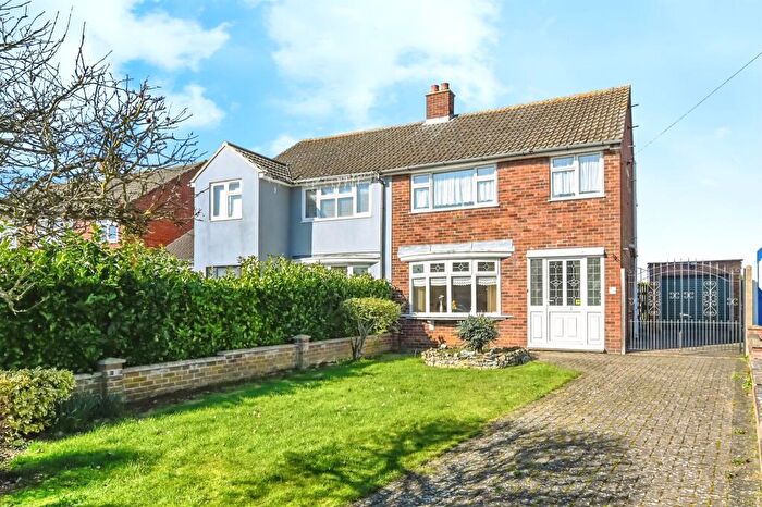 3 Bedroom Semi-Detached House For Sale In Woodland Drive, Bromham, Bedford, MK43