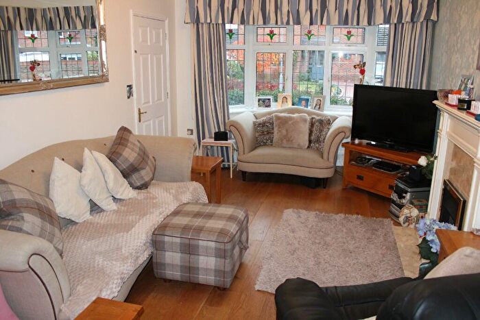 4 Bedroom Detached House For Sale In Cheshire Rise, Milton Keynes, Buckinghamshire, MK3