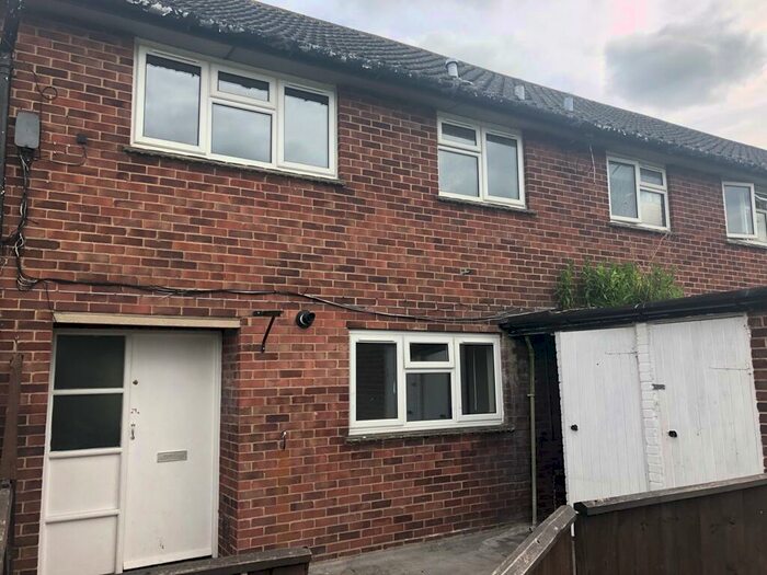 3 Bedroom Apartment To Rent In Fane Drive, Berinsfield, Wallingford, OX10