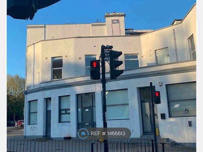 Studio To Rent In Regents Park Road, London, N3