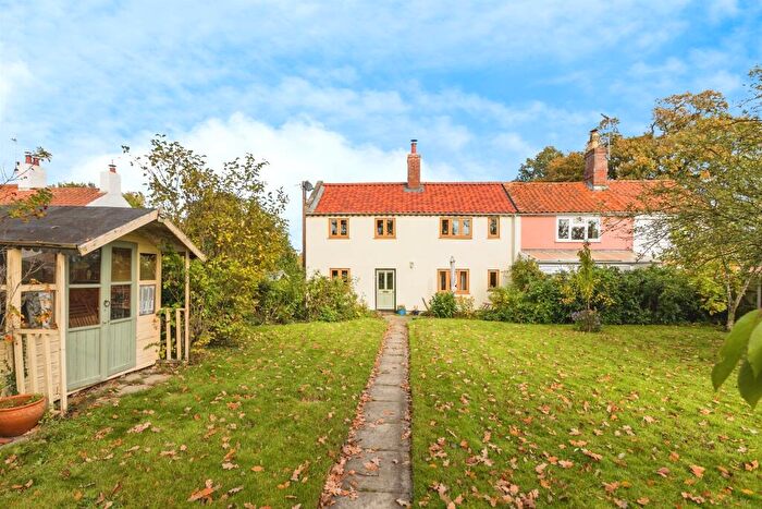 3 Bedroom Semi-Detached House For Sale In Vicarage Lane, Mettingham, Bungay, NR35