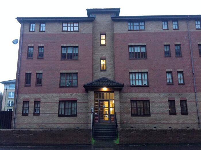 2 Bedroom Flat To Rent In Greenlaw Road, Yoker, Glasgow, G14