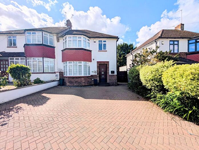 3 Bedroom Semi-Detached House To Rent In Linthorpe Road, Cockfosters, EN4