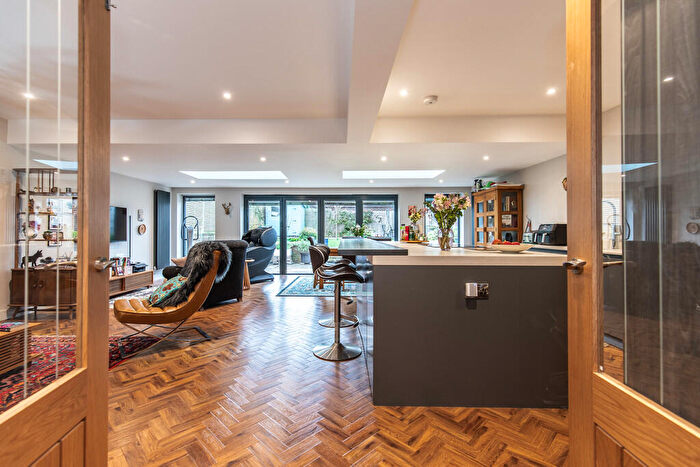 5 Bedroom Detached House For Sale In Woodland Drive, Hove, BN3