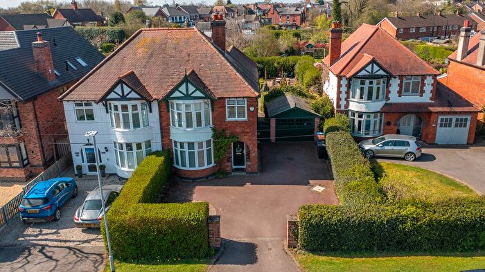 4 Bedroom Semi-Detached House For Sale In Efflinch Lane, Barton Under Needwood, DE13