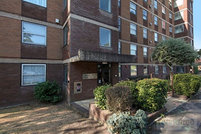 1 Bedroom Flat For Sale In Verulam Court, Woolmead Avenue, NW9