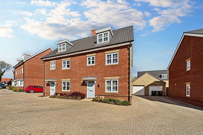 4 Bedroom Semi-Detached House For Sale In Victory Way, Thetford, IP24