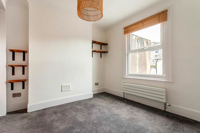 1 Bedroom Apartment For Sale In Rose Hill Close, Brighton, BN1